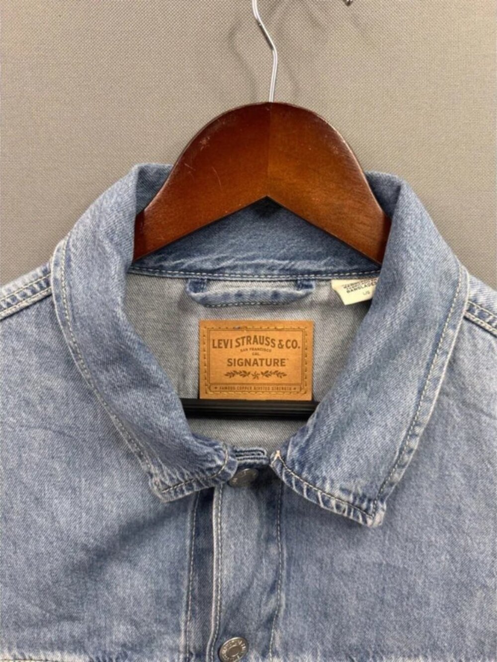 Levi Strauss Signature Easy Trucker Jacket Womens Light Wash Denim Relaxed L - Picture 4 of 5